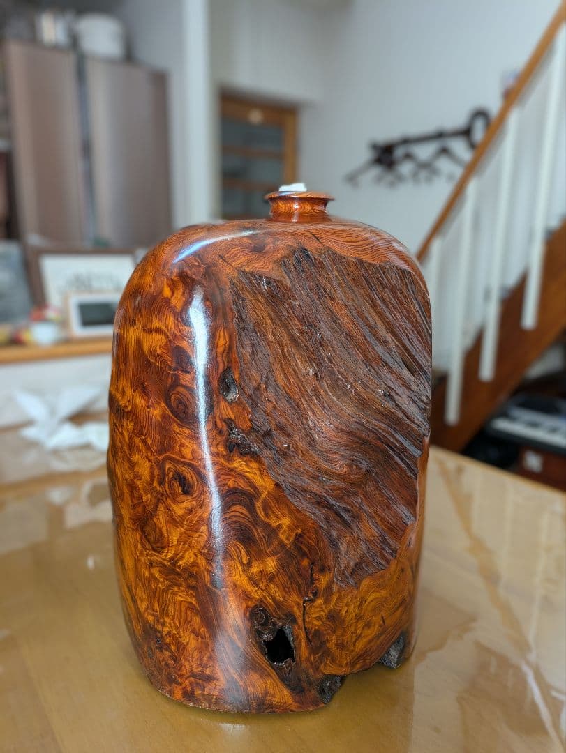 屋久杉　飾り壺