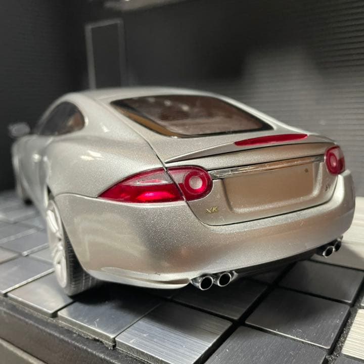 オートアート1/18 ジャガー XKクーペ シルバー
