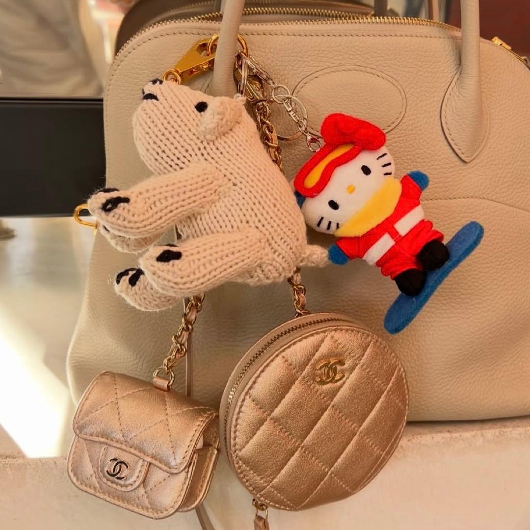 CHANEL イヤーズギフト　ケース AirPodsケース　バッグチャーム