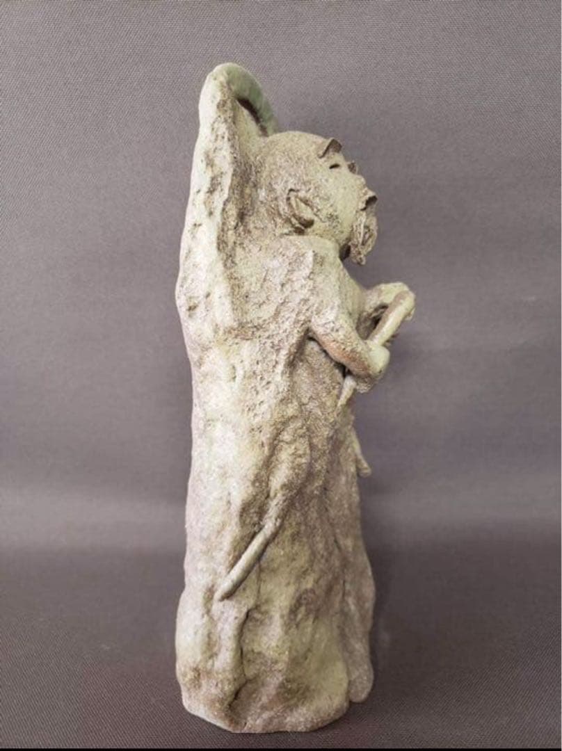 自由へ　陶芸作家の自画像 陶器　高さ24センチ