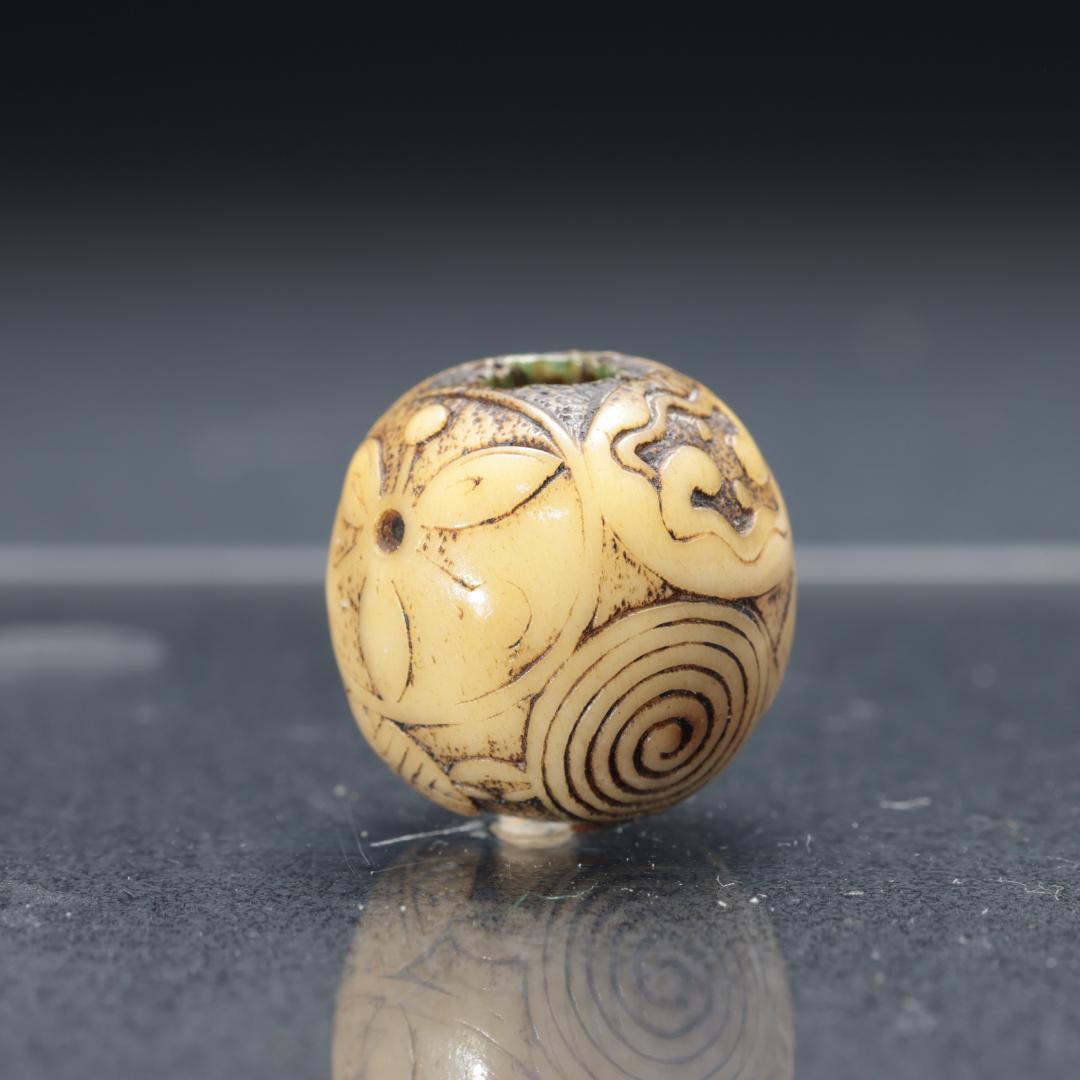 緒締め玉　七宝文　渦　鹿角　骨董　胴乱　印籠　R1446