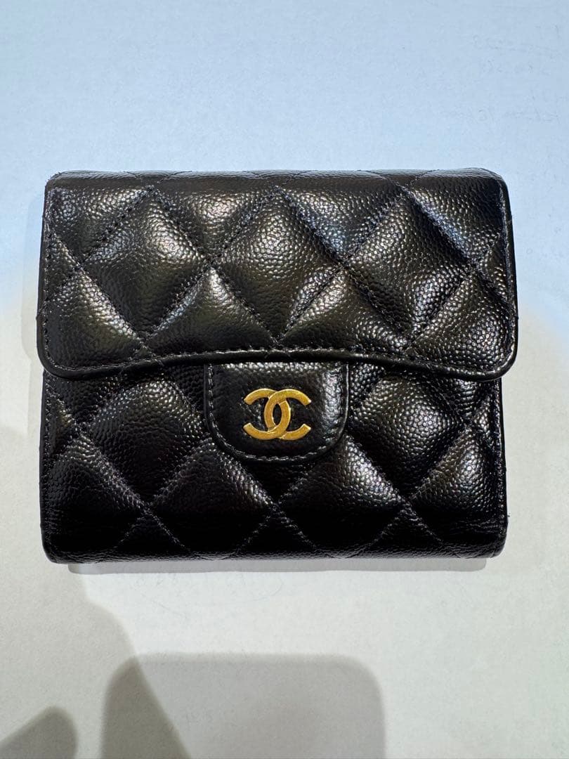 CHANEL シャネル　マトラッセ 黒 キャビアスキン 三つ折り財布