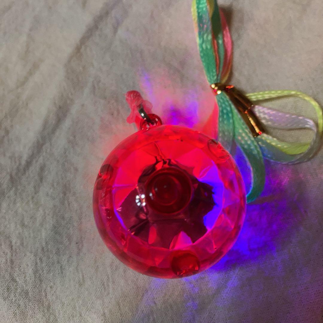 ディズニー　まんまる光るペンダント　新品未使用　カーズ　ライトニングマックイーン