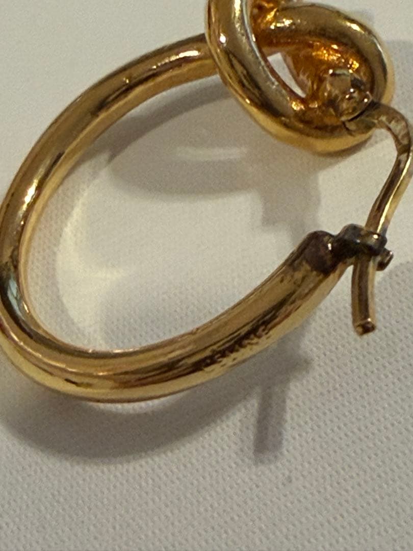 【極美品】CELINE セリーヌ ノットスモールフープピアス　ゴールド　ピアス