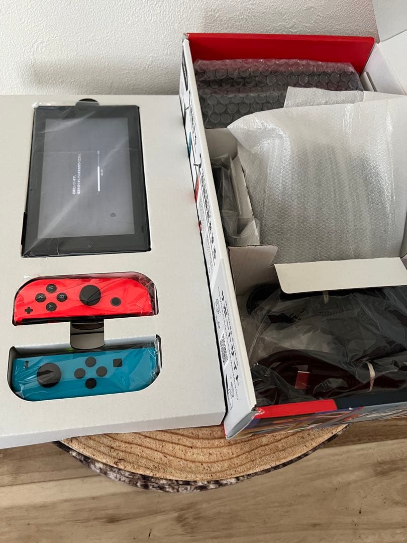 Nintendo Switch ニンテンドースイッチ本体　ネオン①