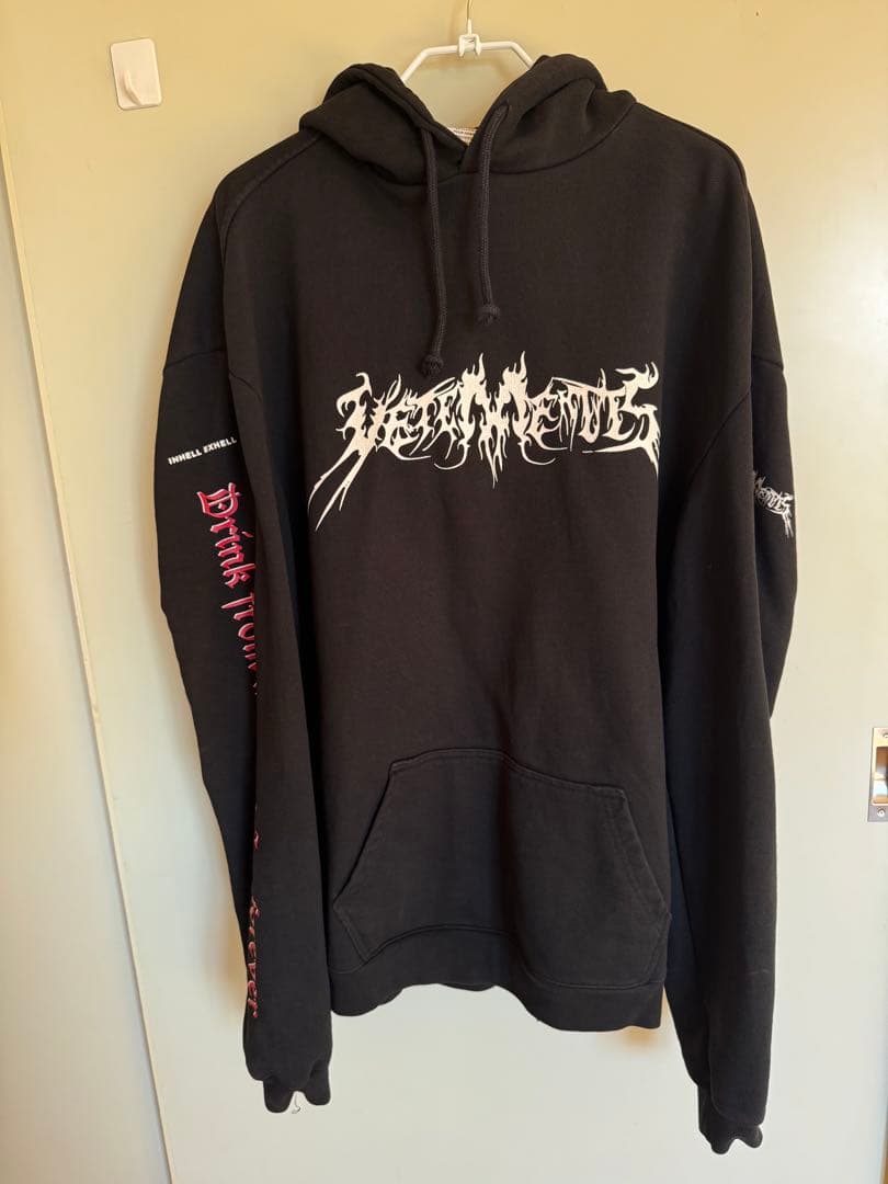 ヴェトモン VETEMENTS TOTAL FUCKING DARKNESS