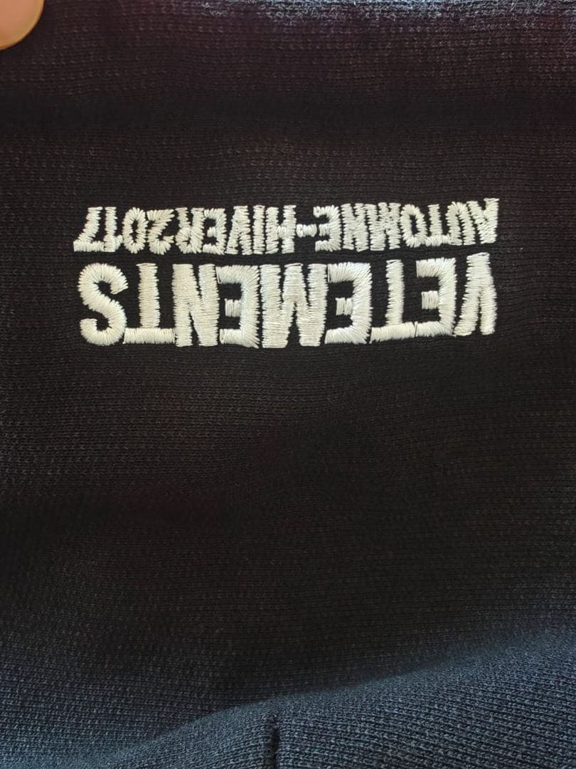 ヴェトモン VETEMENTS TOTAL FUCKING DARKNESS