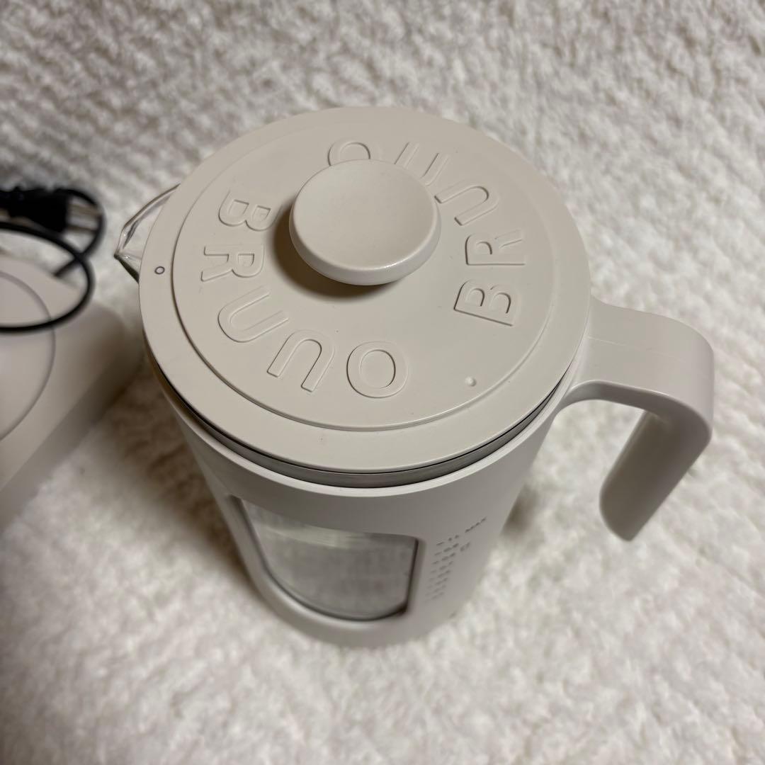 BRUNO温度調節マルチケトル（ホワイト）