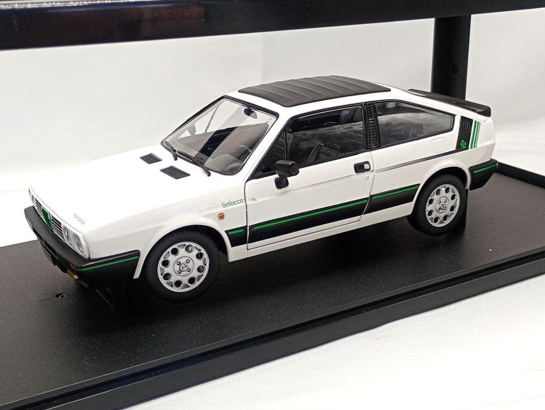 1/18 アルファロメオ スプリント 1.5クアドリフォリオ 1984 ビアンコ