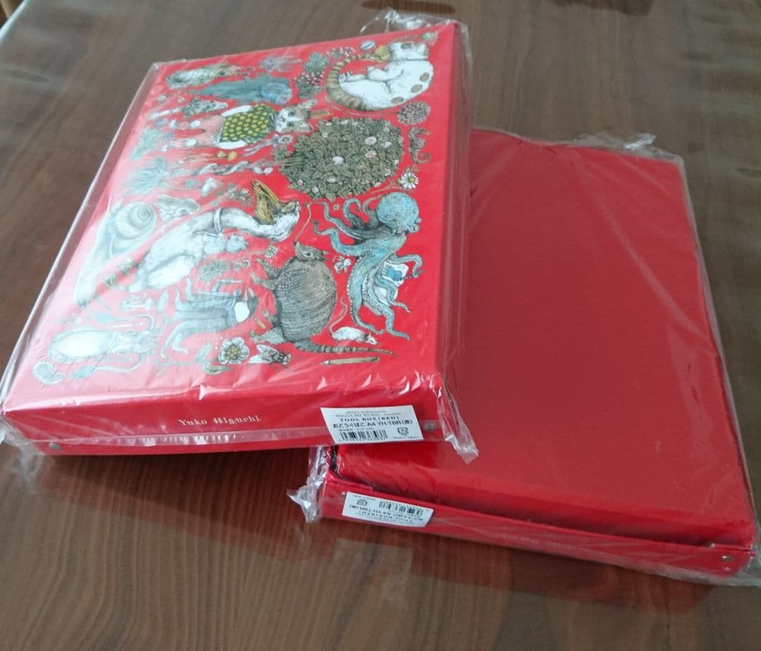 ヒグチユウコ ｘ ホルベイン おどうぐばこ A4 赤 2個セット