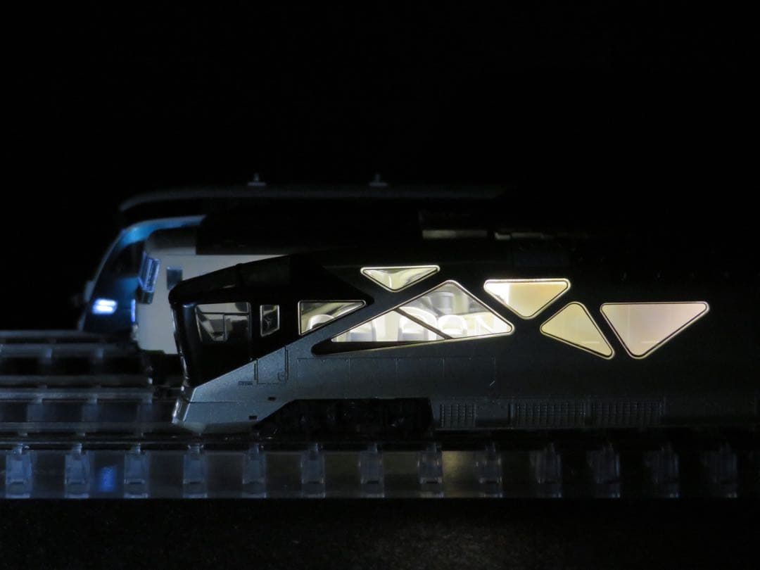 KATO E001形 TRAIN SUITE 四季島(全車室内灯付) 【新品】