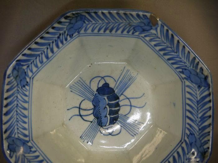 古伊万里　染付　八角鉢　深鉢　南蛮人と瓔珞文