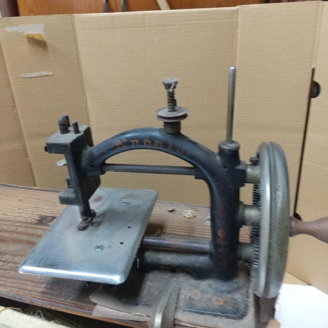 アンティーク　手廻しミシン
