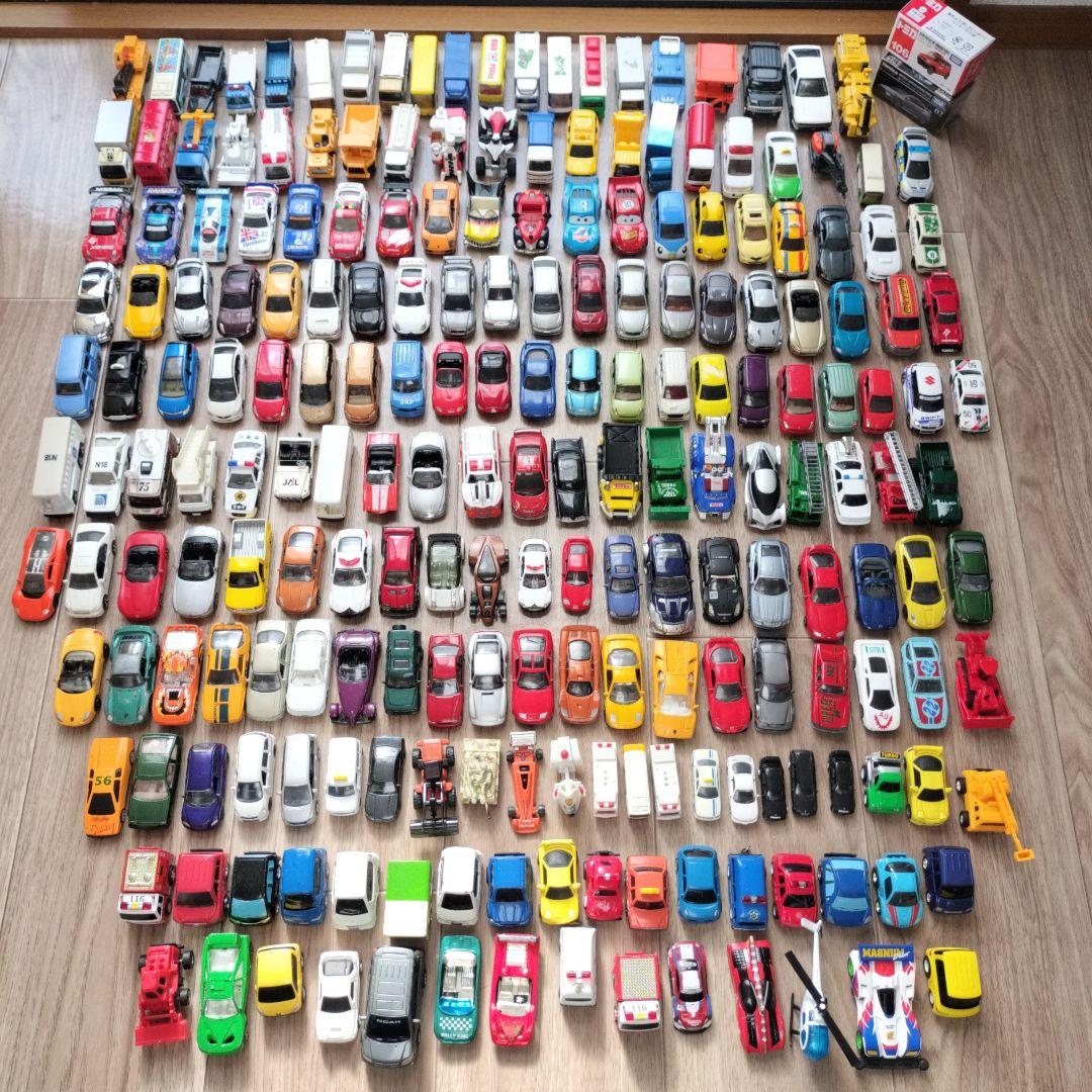 ミニカー トミカーなど　約200台セット