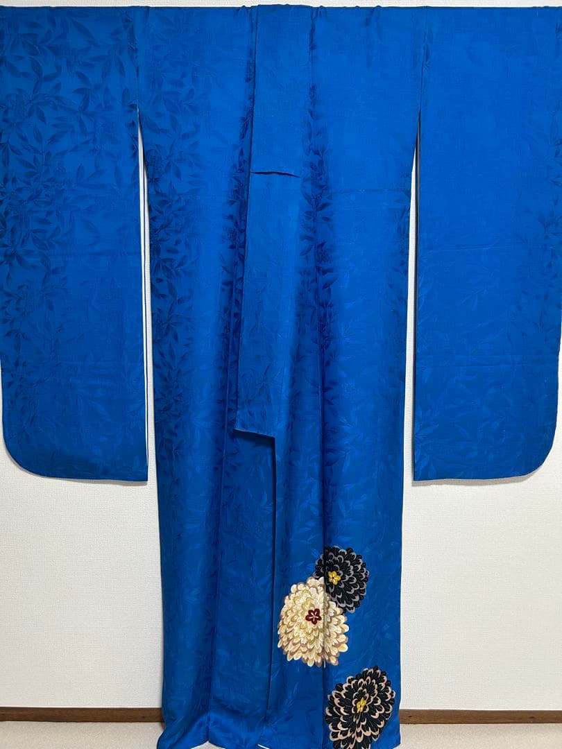 【 最終値下げ 】モダンでポップ　花柄　振袖　４０