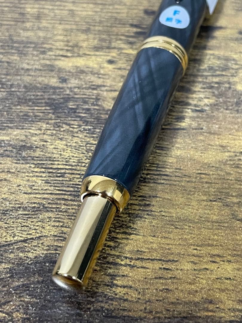 未使用　タグ付　ブラック　マーブル　18k F キャップレス　万年筆　パイロット