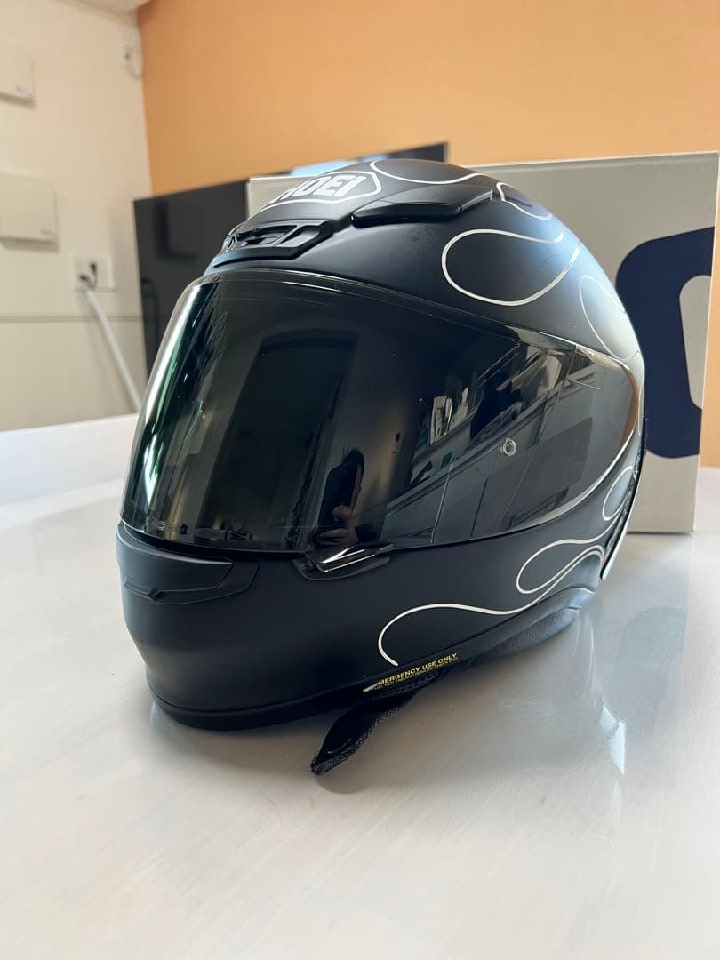 shoeiショウエイ Z7 Mサイズ　シェイキン　ピンスト　マットブラック