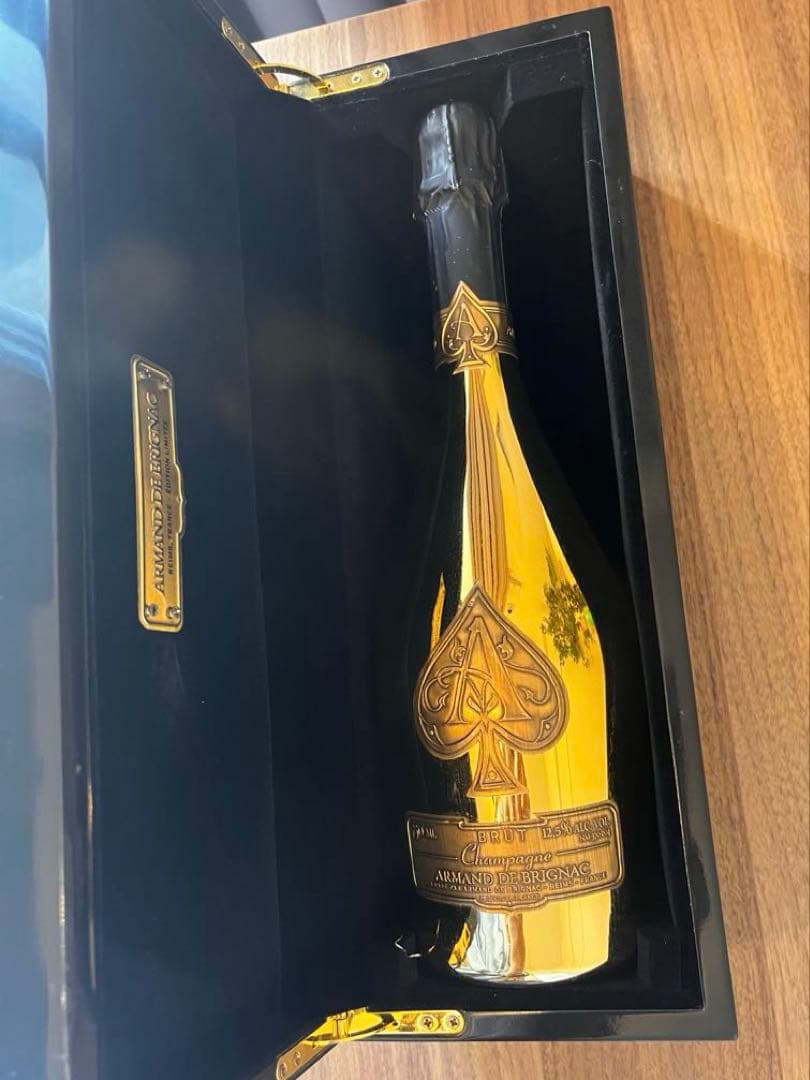 新品アルマンドゴールド(ケースとカバー付き)