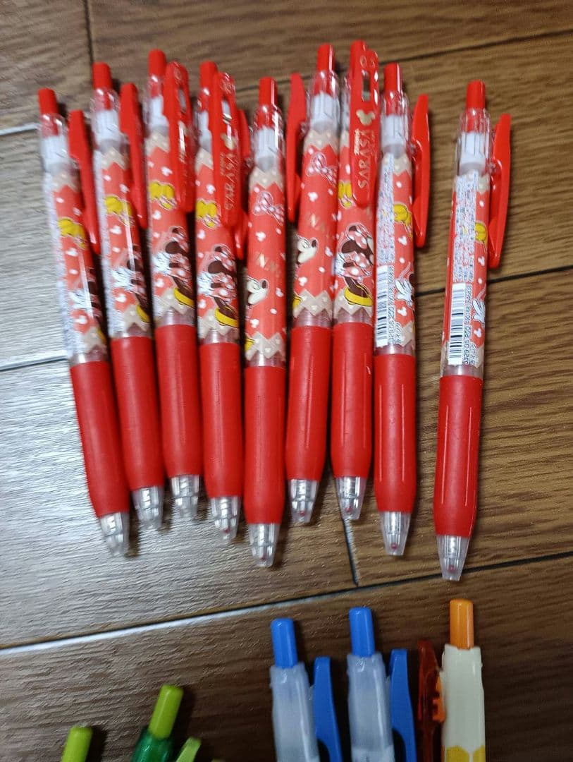 サラサ限定ディズニーボールペン76本