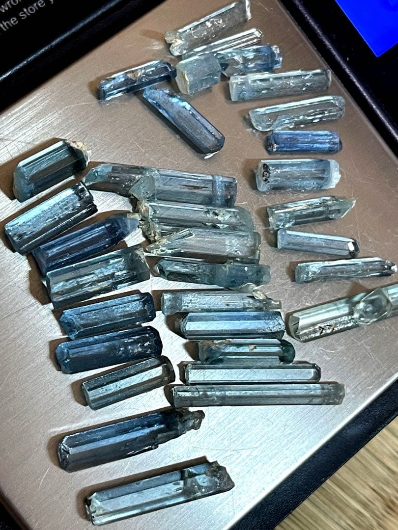 超クリア アクアマリン 原石 重さ：52.80ct 32点セットベトナム産