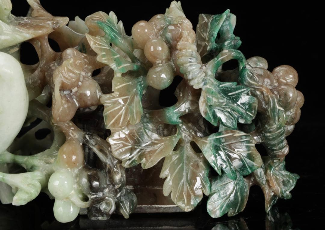 中国古玩 翡翠 玉石 鳥葡萄彫刻 960g 置物 唐物 細密彫刻 天然石 ヒスイ
