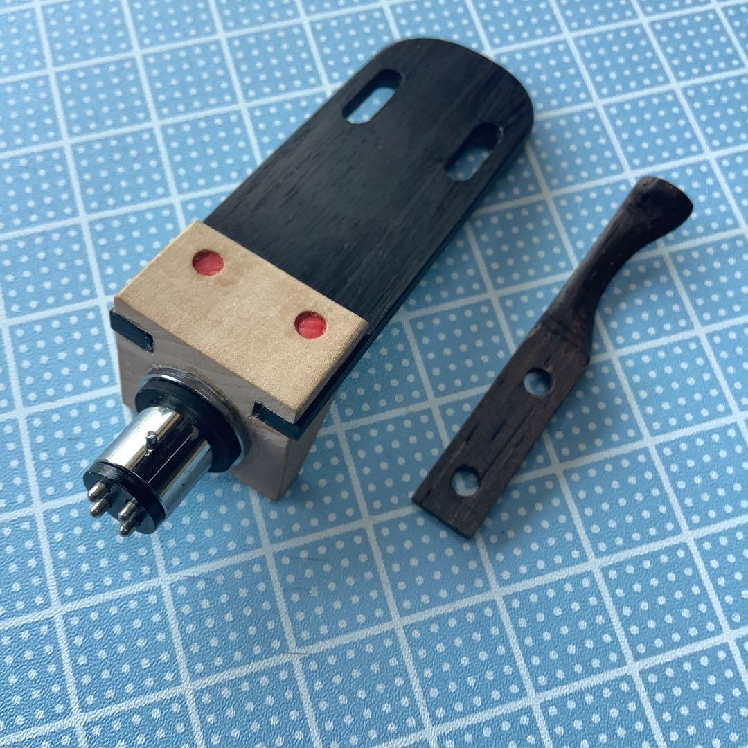 木のヘッドシェル　(備長炭＋レッドロビン　　指掛け、黒檀)  9g