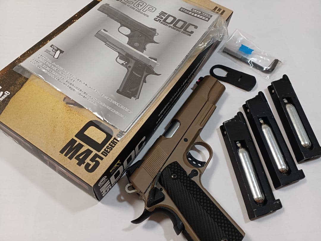 ゲ*き様 carbon8 M45 DOC co2ガスガン