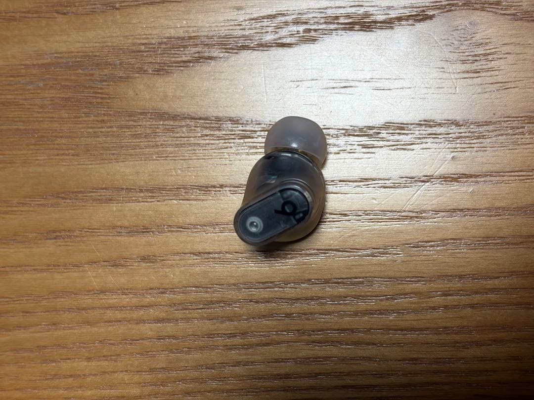 beats studio buds + 付属イヤーピース付き