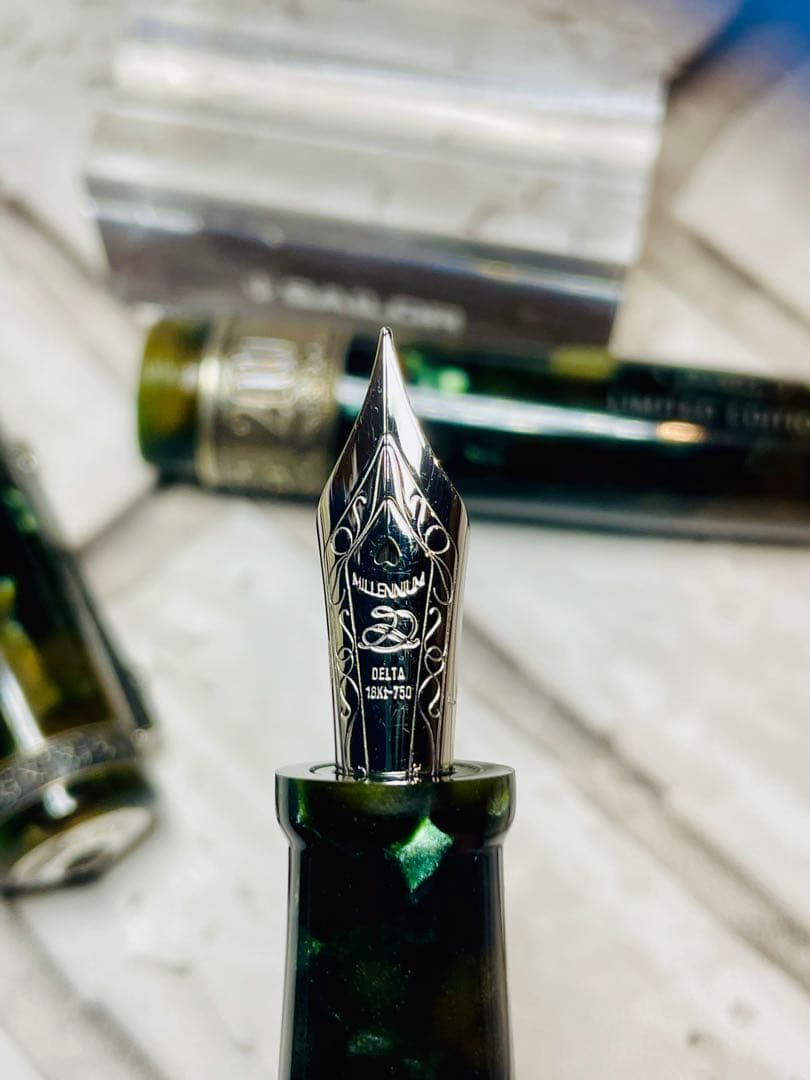 レア　デルタ　万年筆　ナザレ F リミテッドエディション NAZARETH 1K
