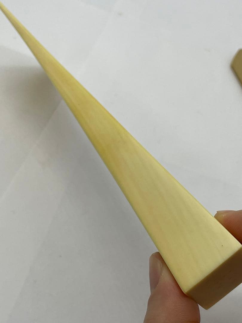 ヴィンテージ  天然素材　バチ　重さ約　119g　#723