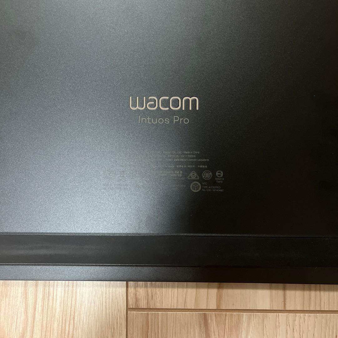 Wacom Intos Pro PTH-660 Mediumサイズ