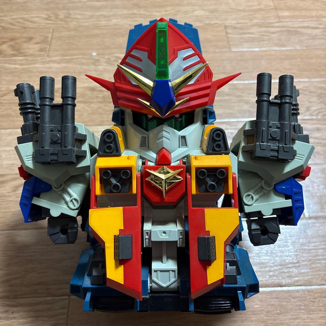 p*e様 元祖SDガンダム　ジェネラルガンダム　ジャンク品　モーター動作OK
