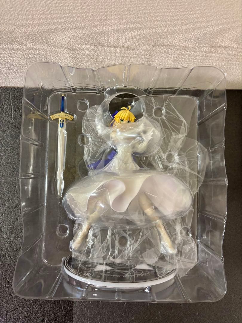 リニューアル版　セイバー　白ドレス　ベルファイン　Fate フィギュア　FGO