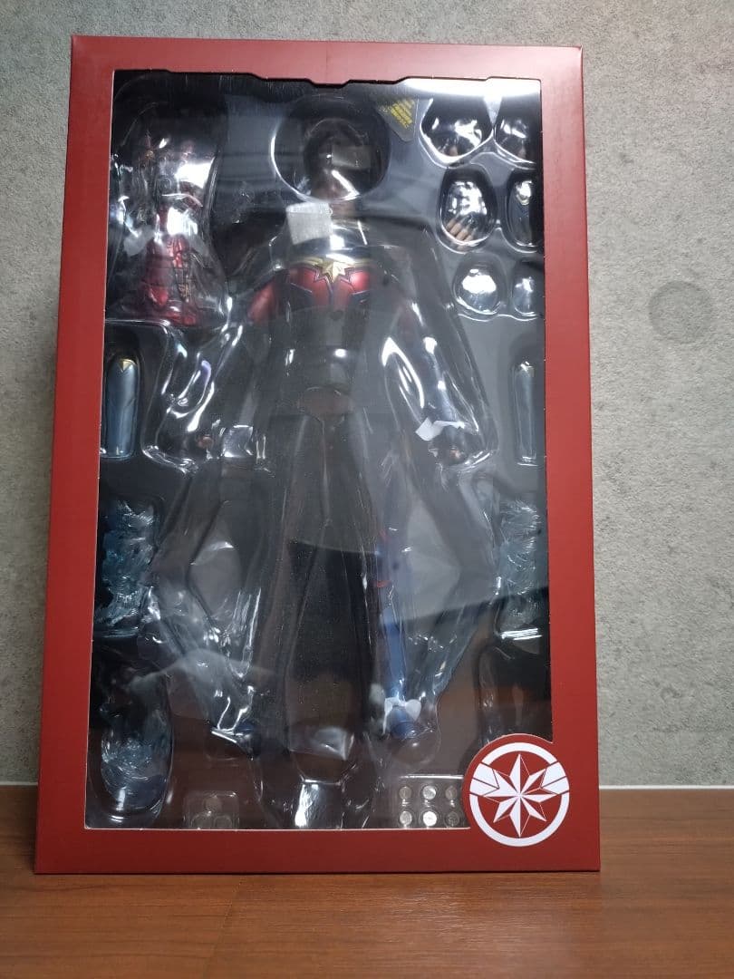 ホットトイズ　キャプテン・マーベル エンドゲーム