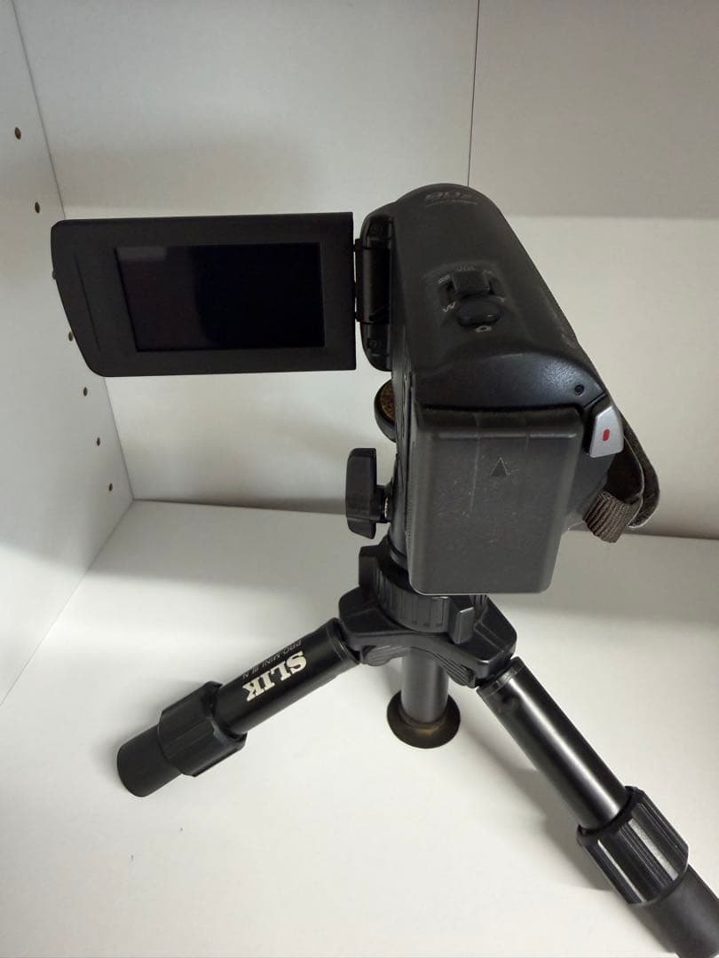 Panasonic HC-V160M ビデオカメラ本体ス リック三脚付き