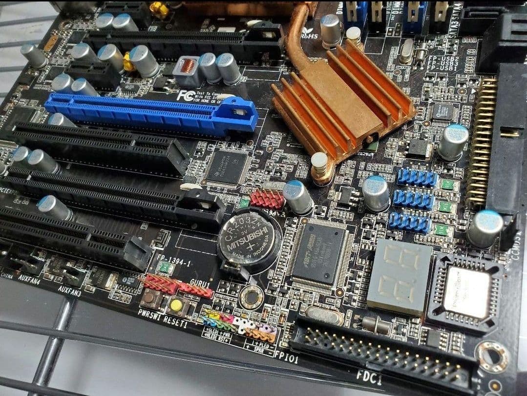 IN9 32X-MAX abit製 背面が青く光る　LGA775 ※ジャンク品