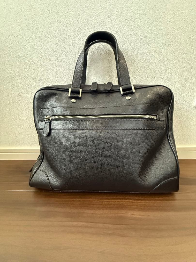 美品　ルイヴィトン　イゴール　アルドワーズ　タイガ　ビジネスバッグ A4　黒