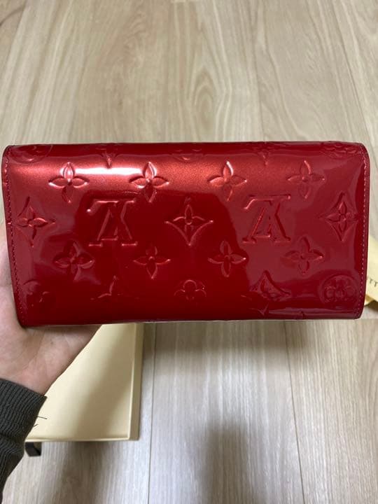 ルイヴィトン　ヴェルニ　レッド