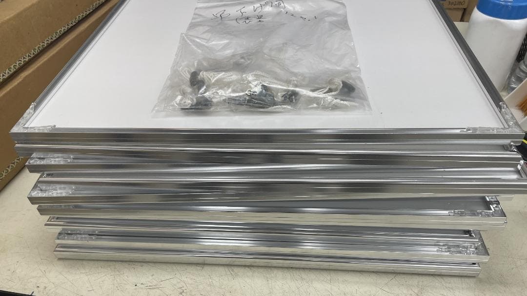 アルミ製　軽量　ポスターフレーム　B2サイズ　12枚セット　中古