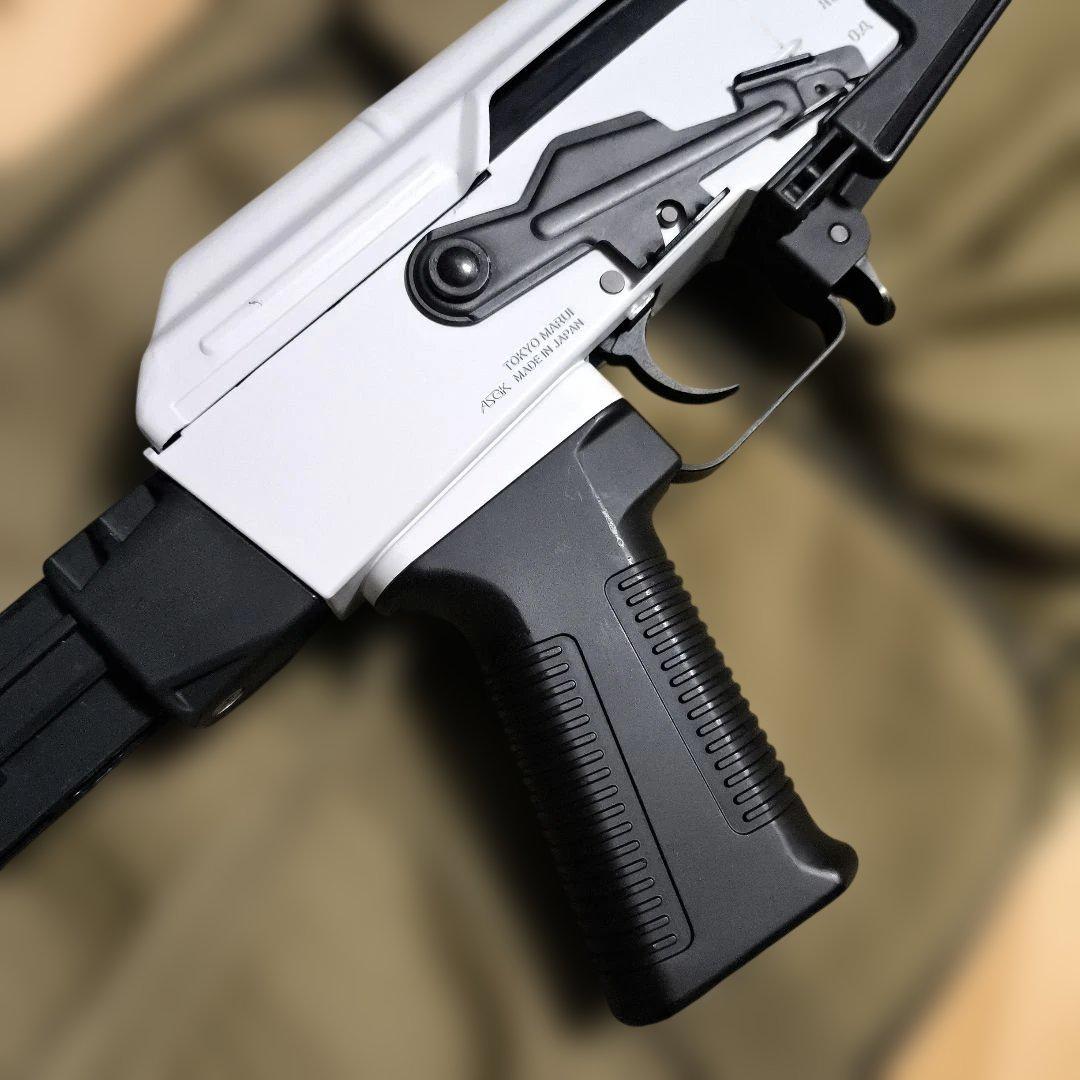 東京マルイ製　AKホワイトストーム　次世代電動ガン　予備マグ　ナイツタイプサプ