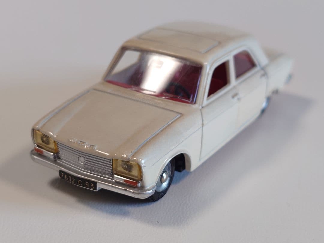 ミニカー DINKY No.1428 PEUGEOT 304