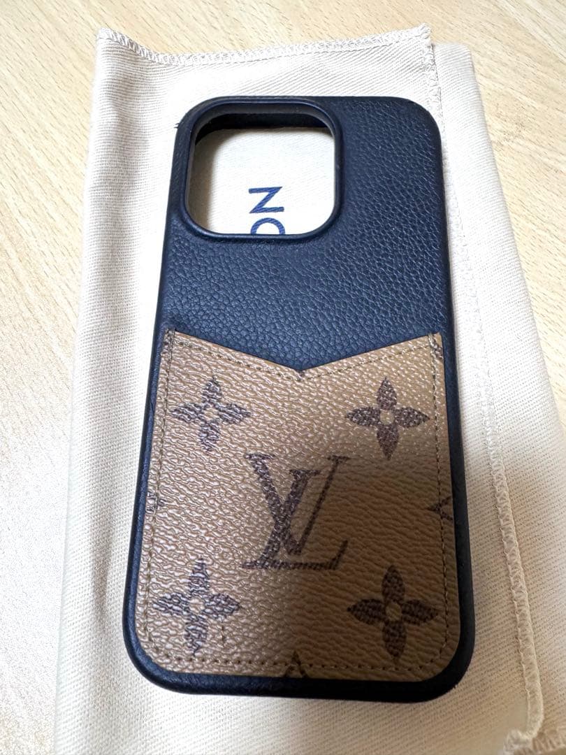 美品［正規品］ルイヴィトン　iPhone 15 Pro ケース箱付き