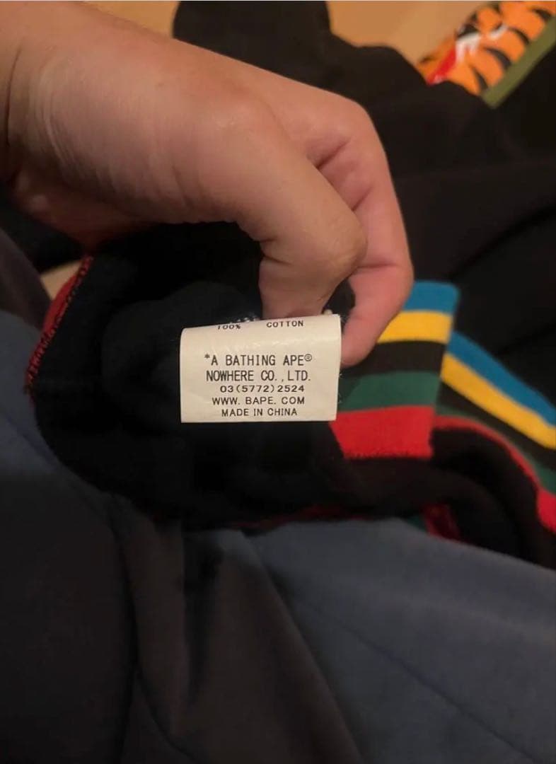 アベイジンエイプ　シャークパーカー 黒