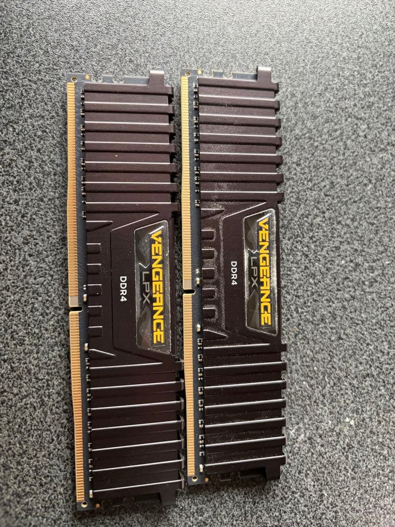 メモリー CMK32GX4M2E3200C16