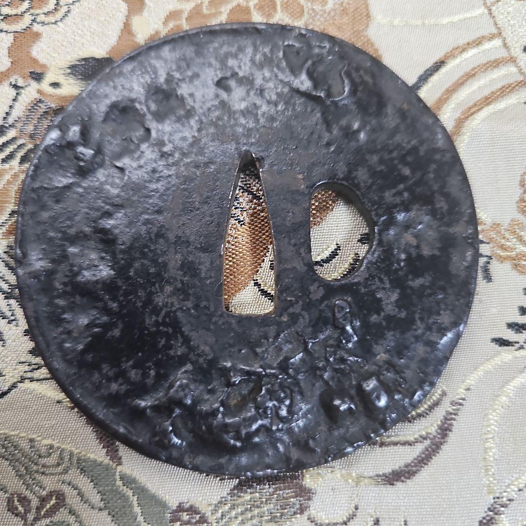 岩肌　岩石図鍔　縦87mm横87mm厚さ6mm 時代物　刀装具