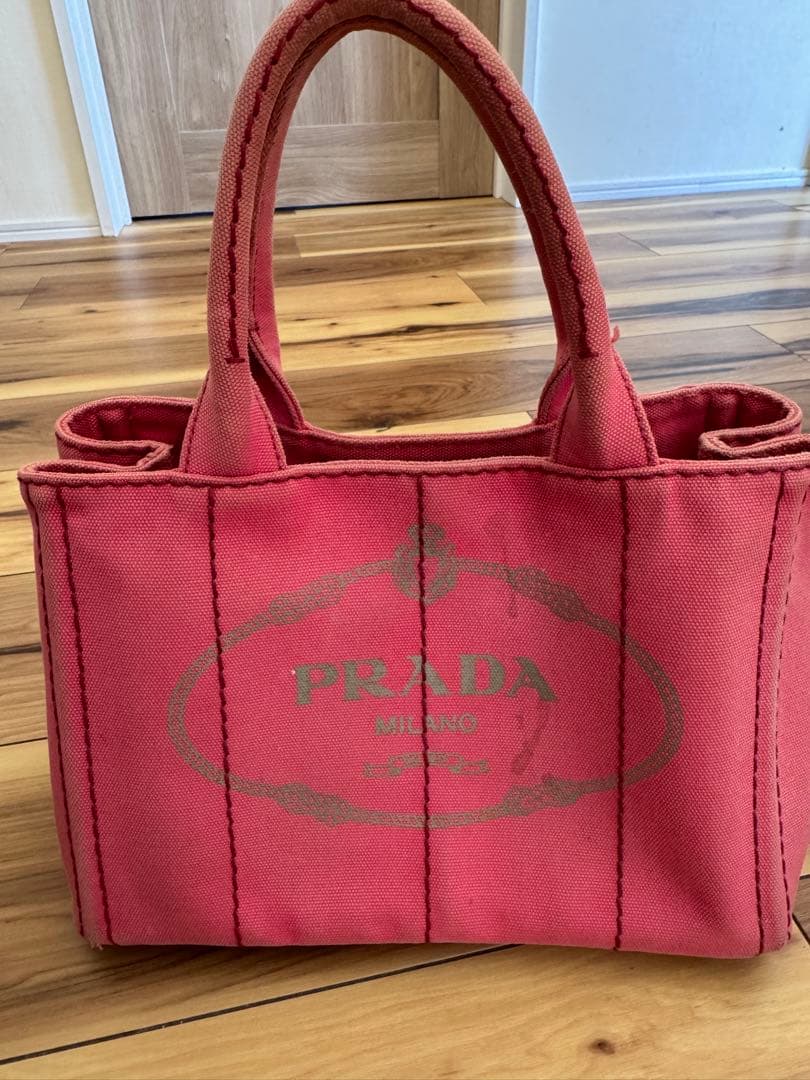 プラダ　ハンドバッグ