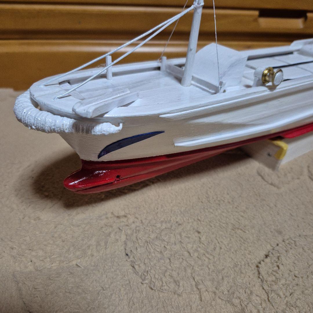 船の模型 ホワイトとレッド漁船