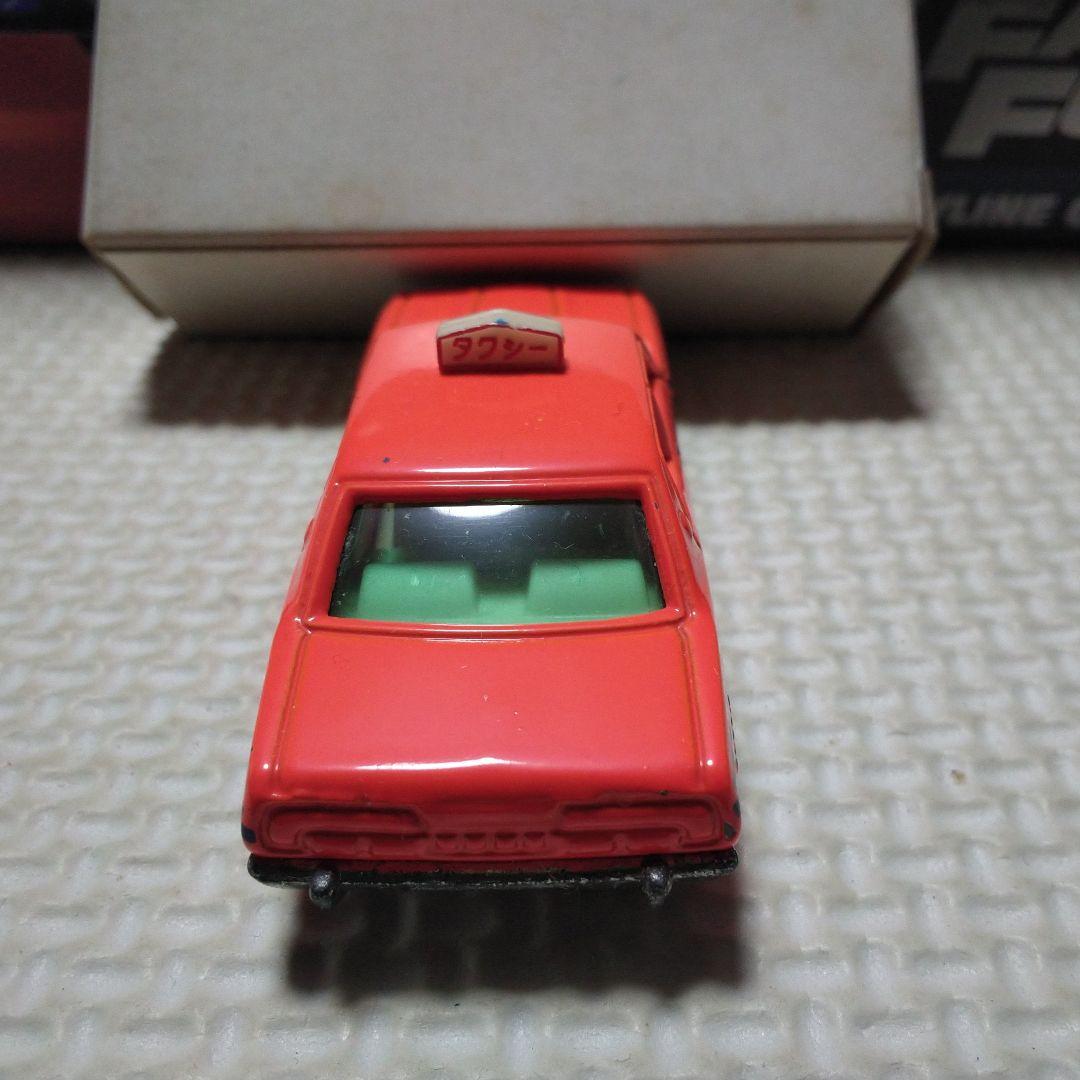 トミカ セドリックタクシー 蛍光