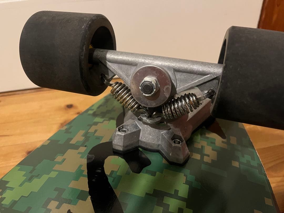 SwellTech ハイブリッド　カモ　サーフスケート