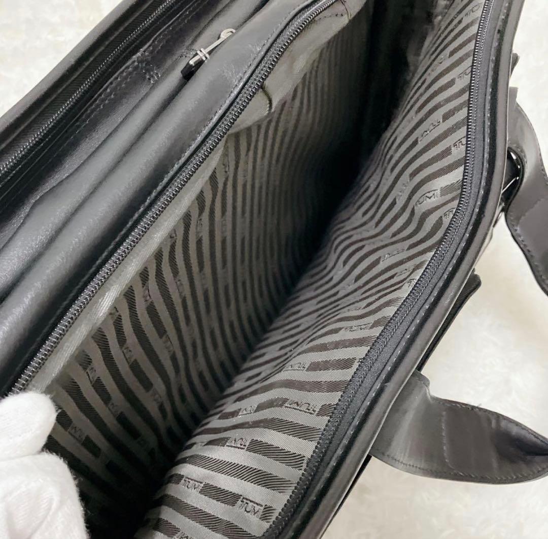 【超美品】TUMI カーフレザー大容量　ビジネスバッグ ブラック A4 PC